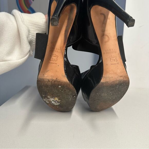 Stuart Weitzman Black Peep Toe Pumps in Polished Black Leather in Size 9 - Picture 8 of 12